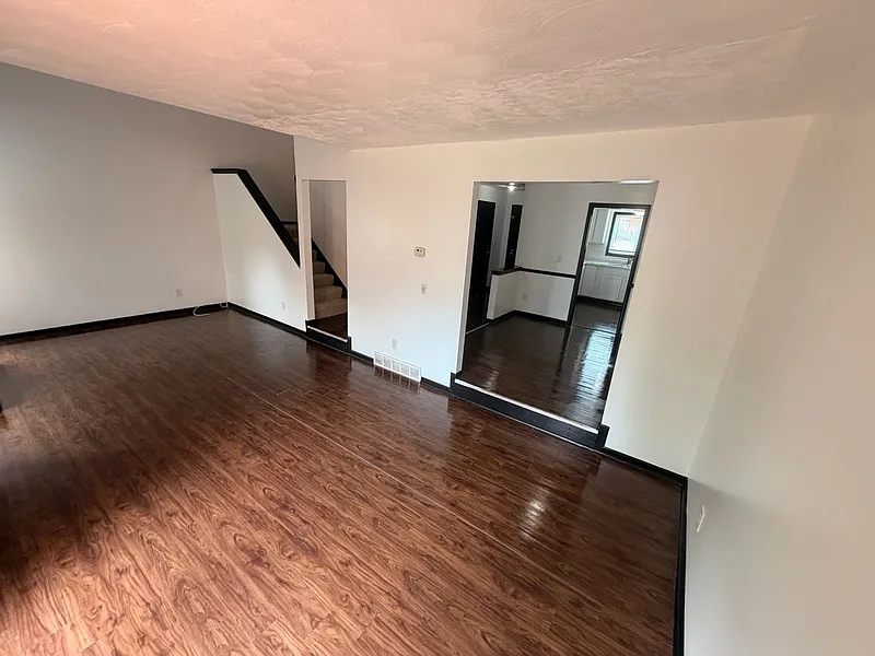 3 bed, 1.5 bath, 1500 sqft, $1,850 — Photo 4