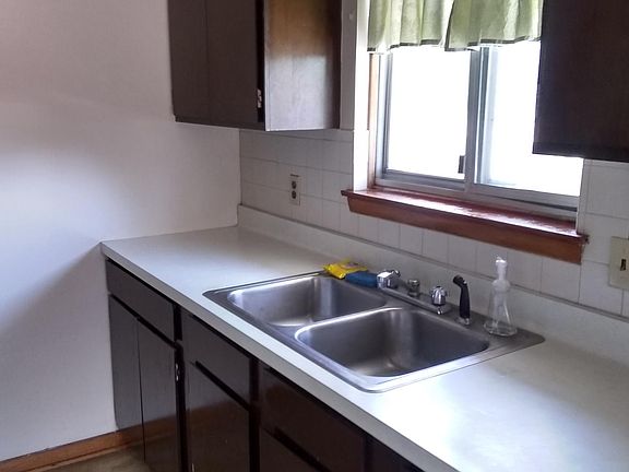 4th image of 346 Robert Dr