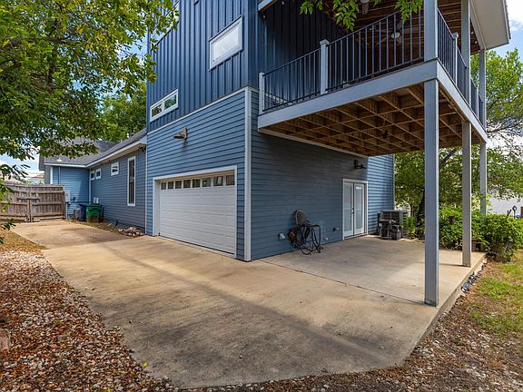 2nd image of 303 W Alamo St