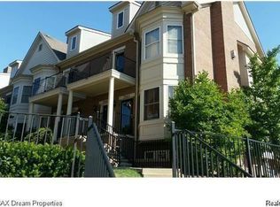 25612 Portico Ln, Novi, MI 48375