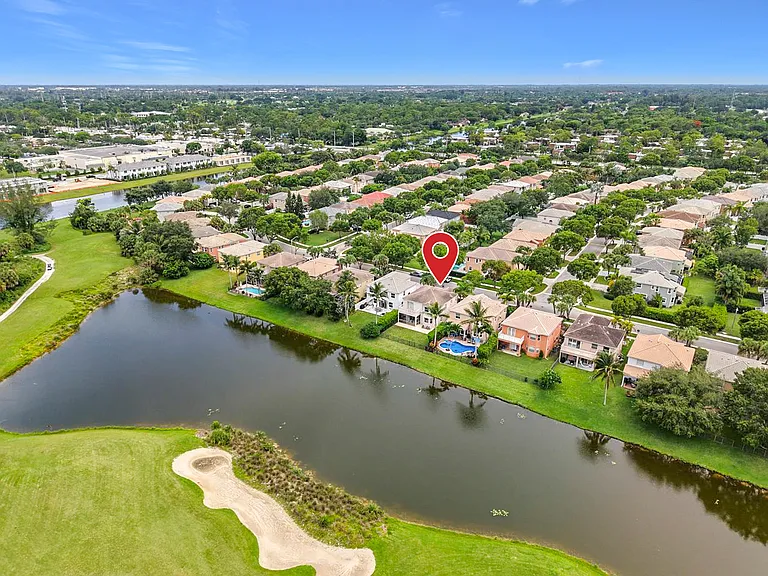 1154 Oakwater Dr — Photo 4