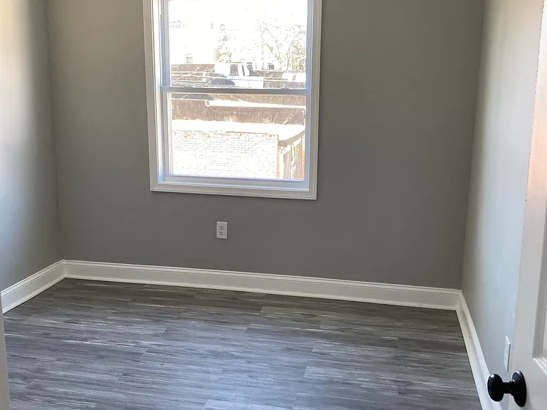 1220 Edison Hwy — Photo 5