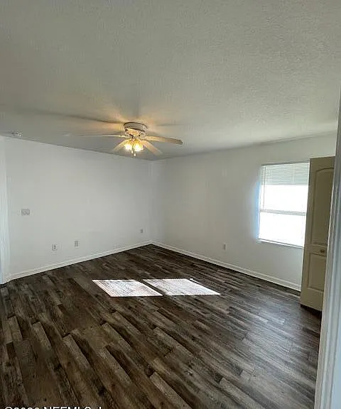9 Lyons Pl — Photo 24