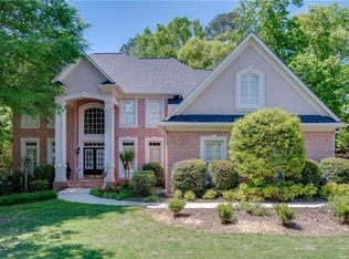 1790 Chattahoochee Run Dr, Suwanee, GA 30024