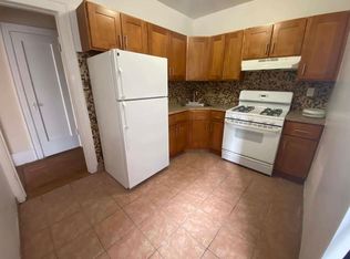 93-33 218th St #B1, Queens Village, NY 11428