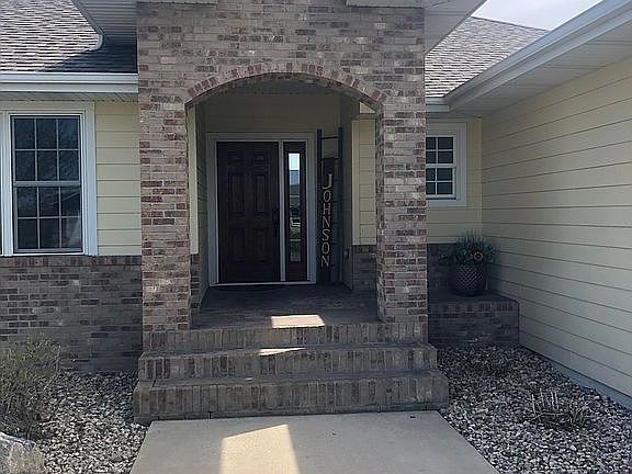 3rd image of 31 Golf Dr