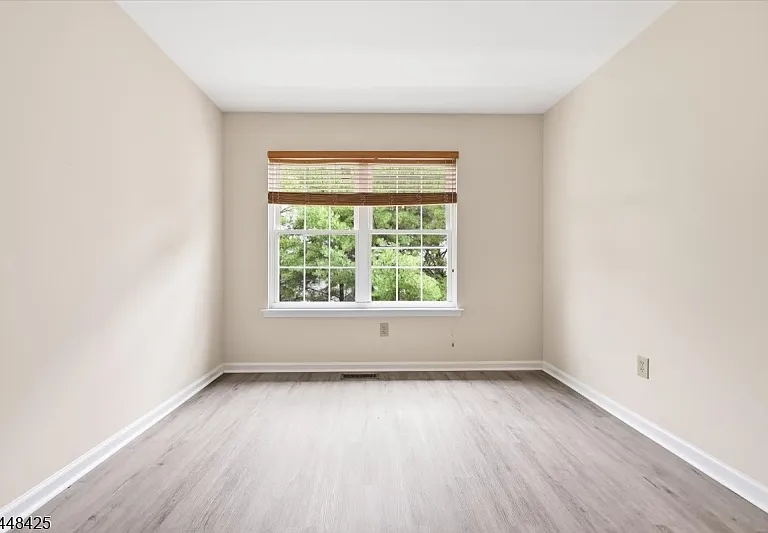 604 Knollwood Ct — Photo 24