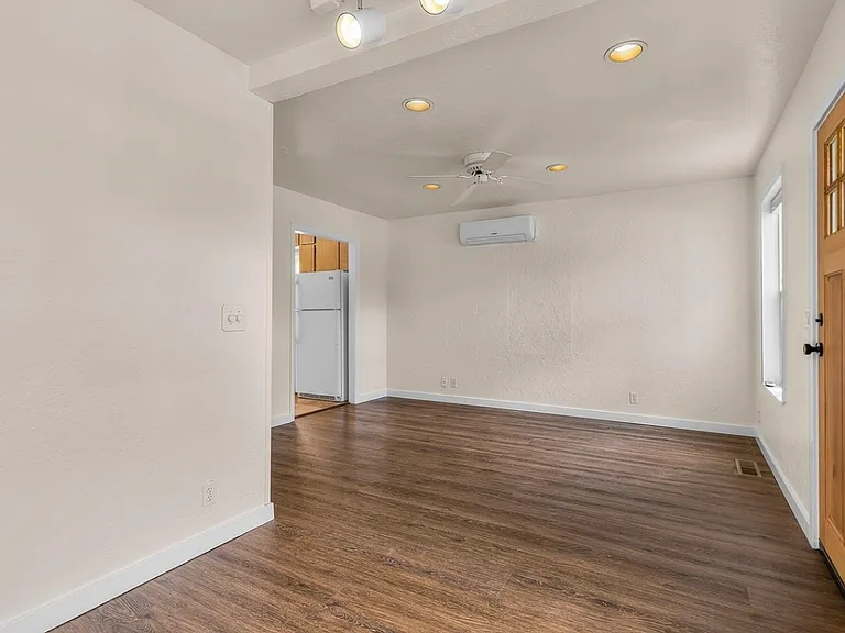 640 NW Delaware Ave — Photo 5