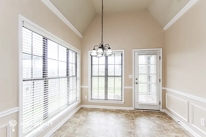 6140 Cathwick Dr — Photo 5