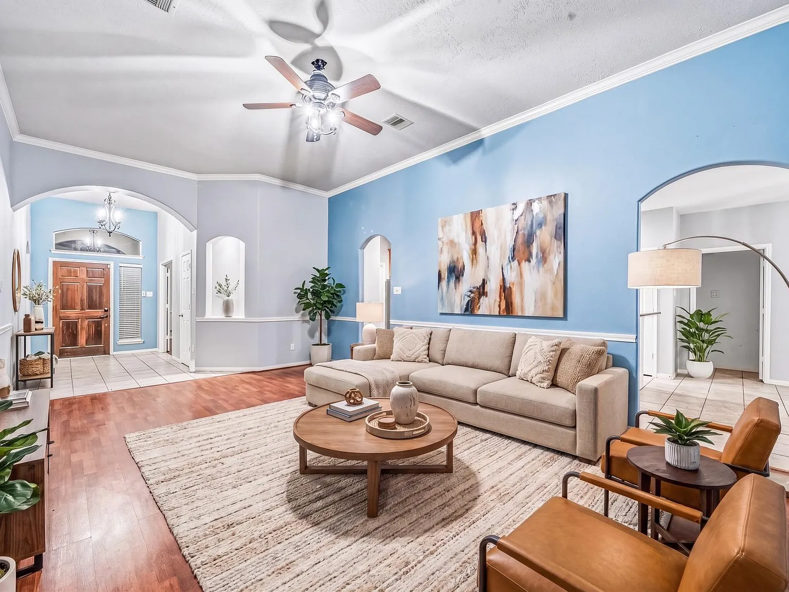 4 bed, 3.0 bath, 2926 sqft, $2,450 — Photo 3
