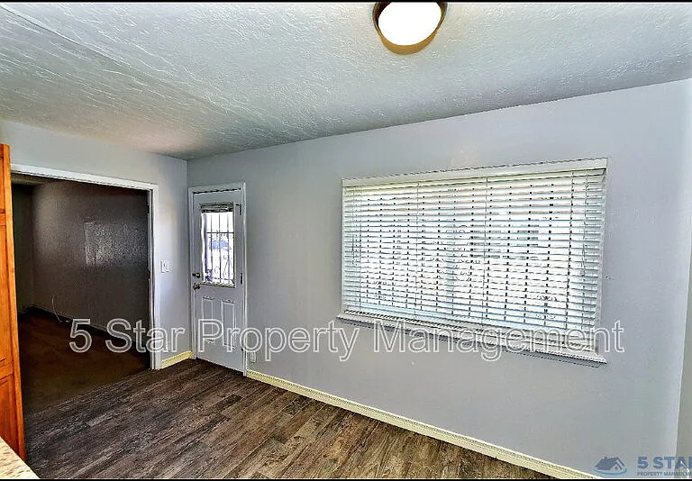 10117 Mercedes St — Photo 21