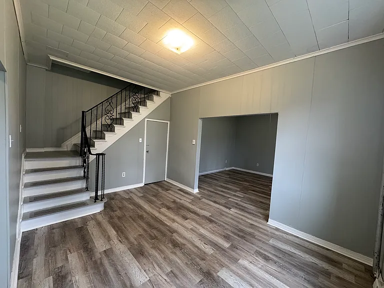 617 Fellows Ave #1 — Photo 2