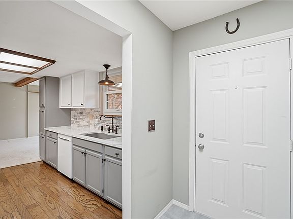 4th image of 2303 Delvue Dr