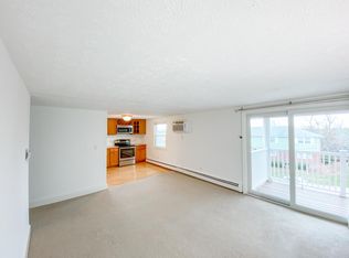 10 Zabriskie Dr APT C, Newburyport, MA 01950