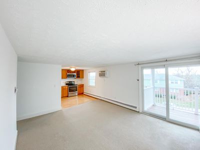 10 Zabriskie Dr APT C, Newburyport, MA, 01950
