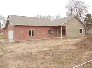 223 E 2nd Ave, Cheney, KS 67025