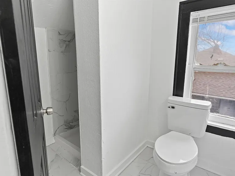 5408 Woodland Ave — Photo 7