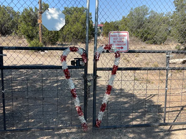 200 Skyline Dr, Edgewood, NM 87015