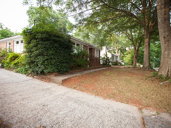 3rd image of 304 Cascade Dr