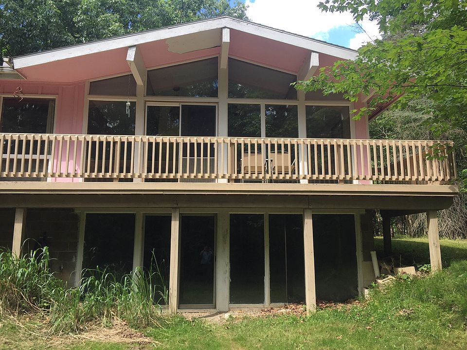 1st image of 7415 Woodlake Dr