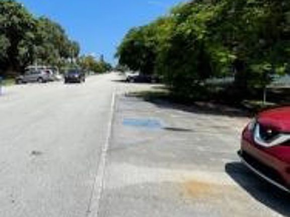 Exterior Neighborhood (street photo)