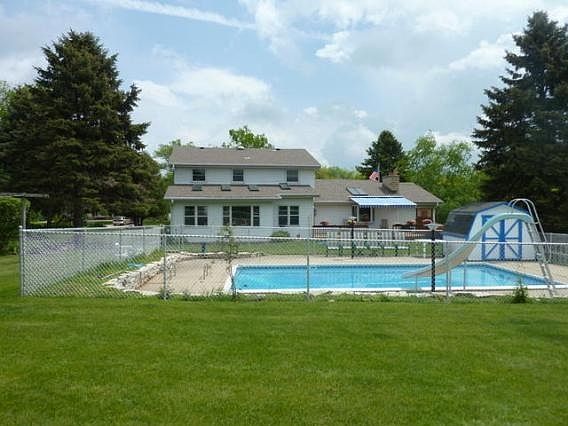 5th image of W359N5163 Crestview Dr