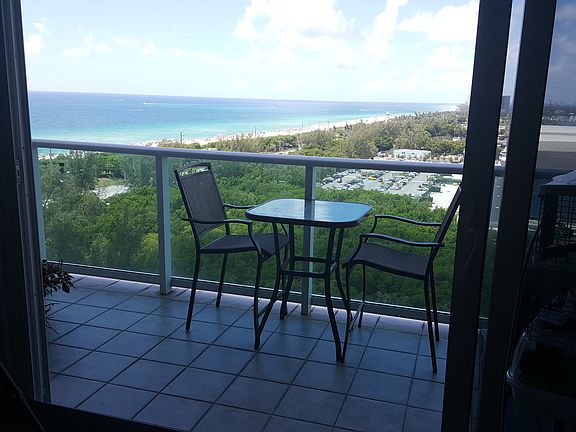 4th image of 100 Bayview Dr APT 1623