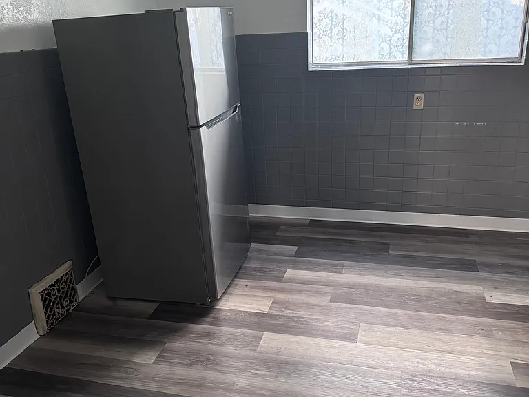 1495 W Macon St — Photo 5