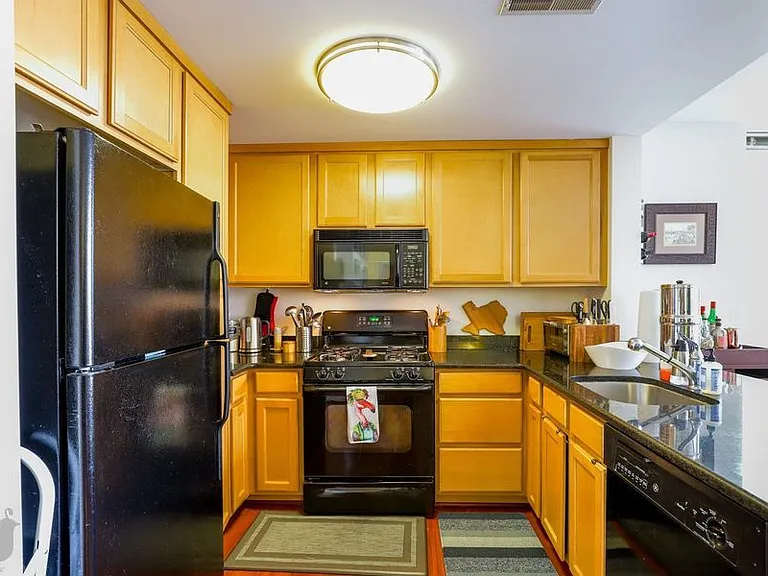 355 I St SW #109 — Photo 19