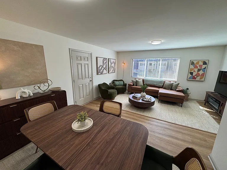 1128 W College St — Photo 26