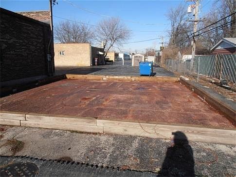 3rd image of 15459 S Park Ave