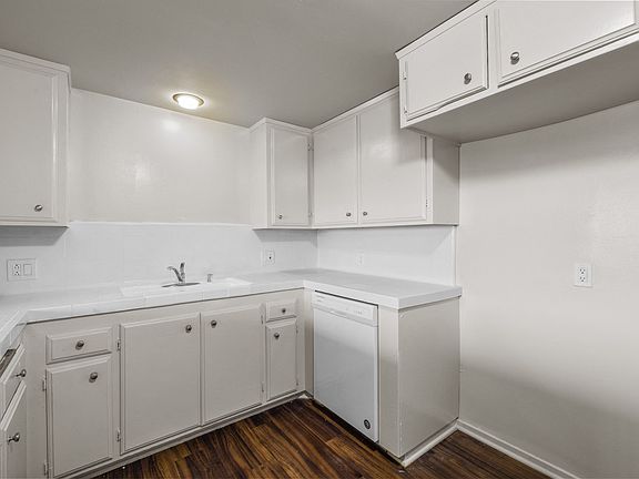 4th image of 525 E 99th St APT 7