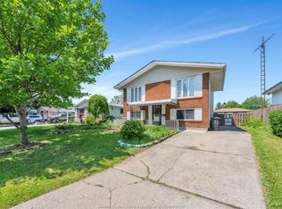 10670 Lambeth Rd, Windsor, ON N8R 1C9