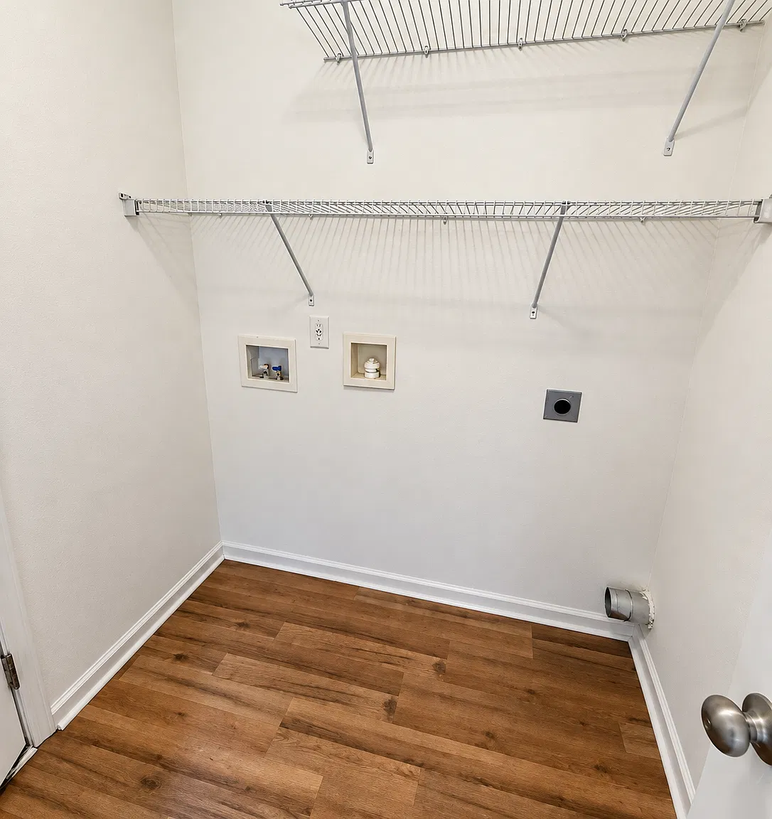 4 bed, 2.5 bath, 2090 sqft, $2,100 — Photo 4