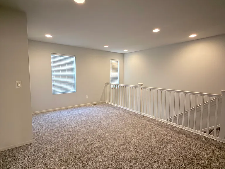 1517 S Dallas Cir — Photo 8