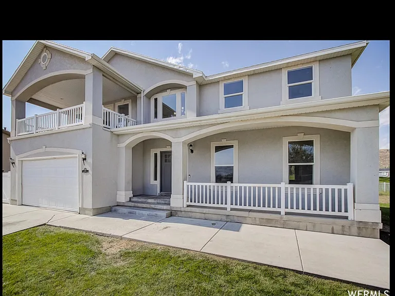 36 E Summer Pl — Photo 1