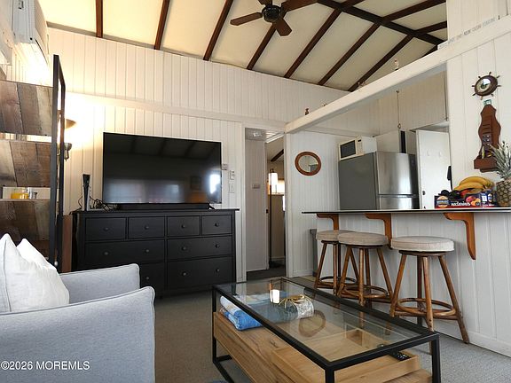 4th image of 115 W Amberjack Way
