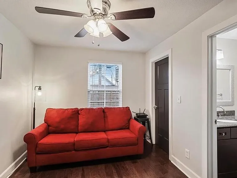 4536 Bell St — Photo 3