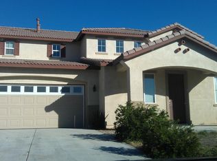 8247 Buchanan Ct, Oak Hills, CA 92344