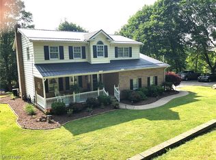 488 Edgewood Ave, East Palestine, OH 44413