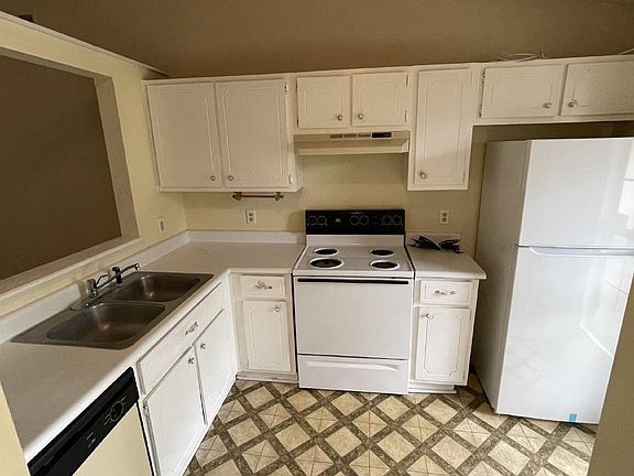 4th image of 904B Brett Dr