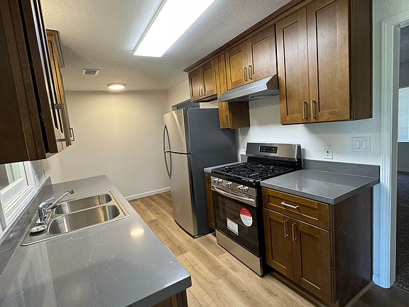 3rd image of 24950 N Cherokee Ln #1