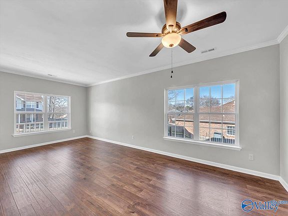 5th image of 202 Bridgeway Cir
