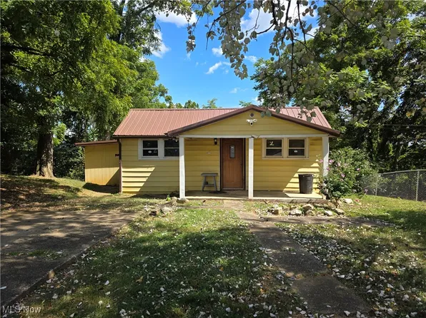 1405 Ridgeway Ave, Parkersburg, WV 26101