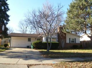 108 Wilshire Dr, Wheeling, IL 60090