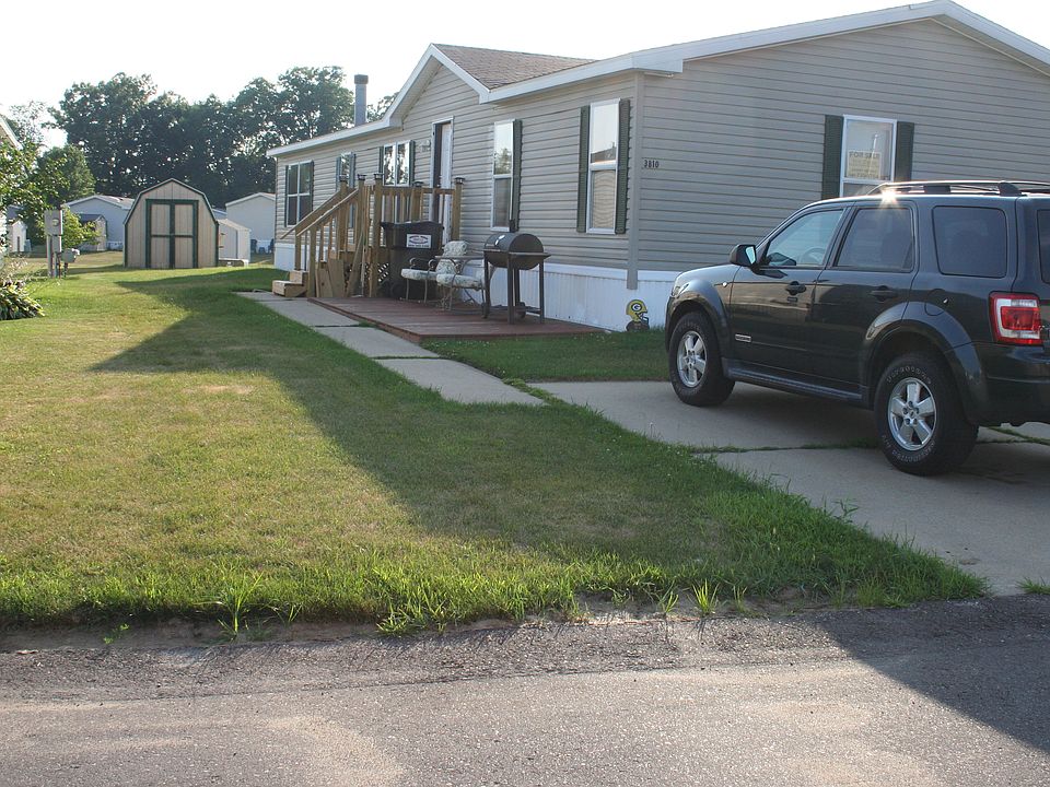 1st image of 3810 E Wembley Ln