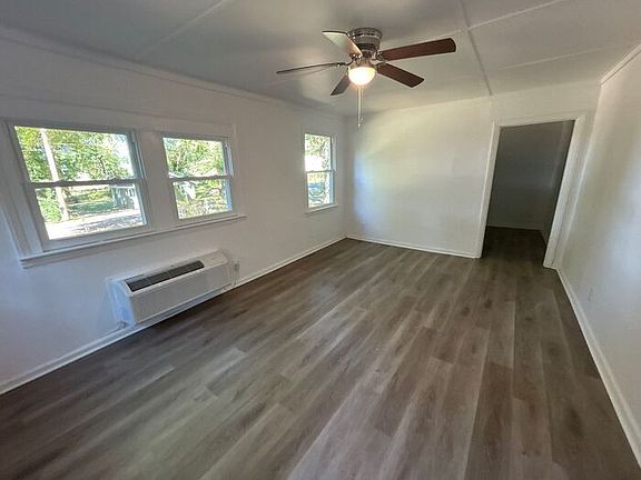 3rd image of 605 Betty St APT A