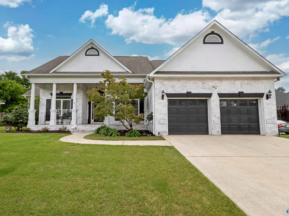 3207 Sweetbriar Rd SW, Decatur, AL 35603