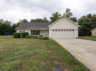 7043 Dolphin St, Gastonia, NC 28056