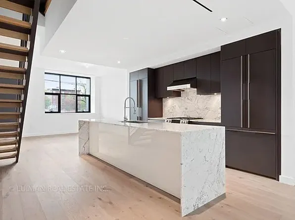 123 King Street image 3 of 14
